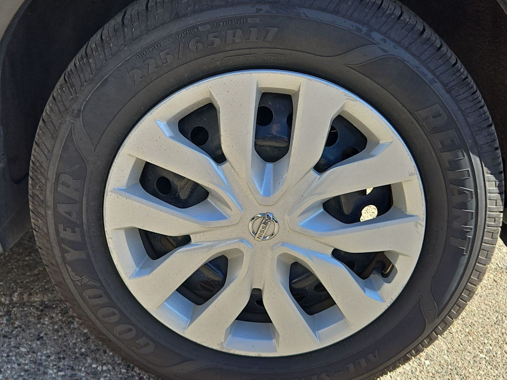 Thumbnail: 2017 Nissan Rogue - 8