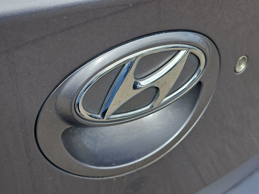 Thumbnail: 2013 Hyundai Accent - 24