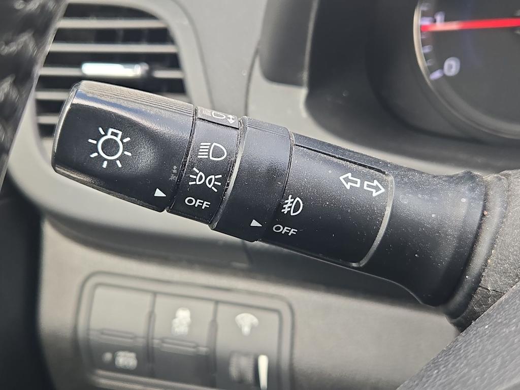 Thumbnail: 2013 Hyundai Accent - 30
