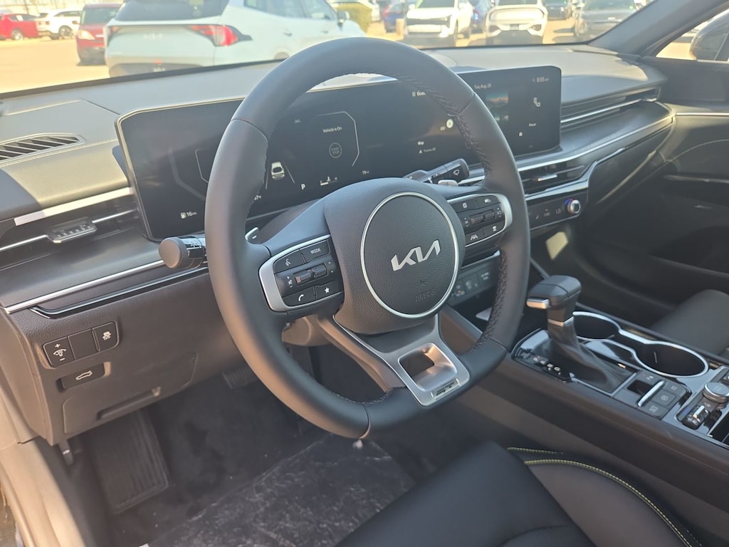 Thumbnail: 2026 Kia K5 - 2