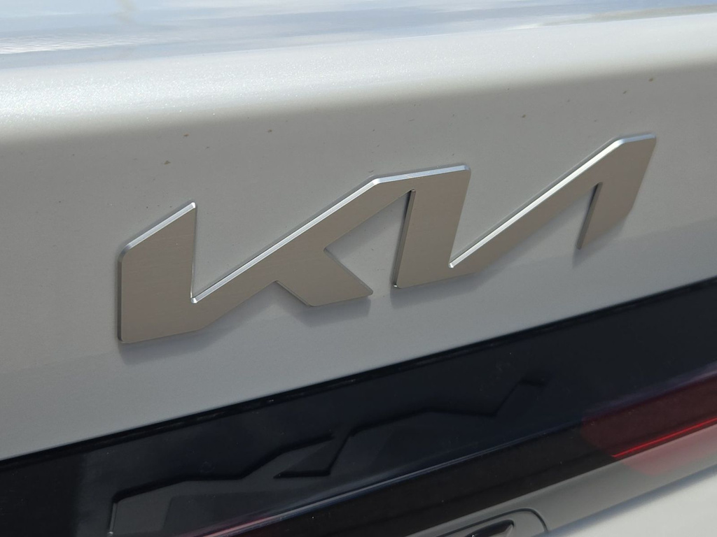 Thumbnail: 2026 Kia K5 - 6
