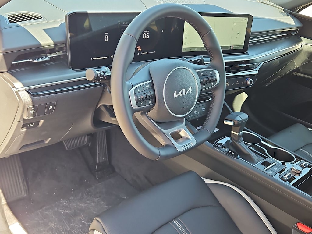 Thumbnail: 2026 Kia K5 - 2