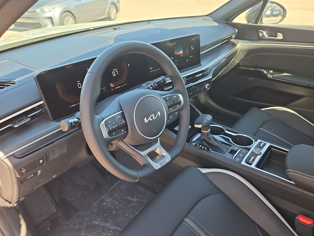 Thumbnail: 2026 Kia K5 - 2