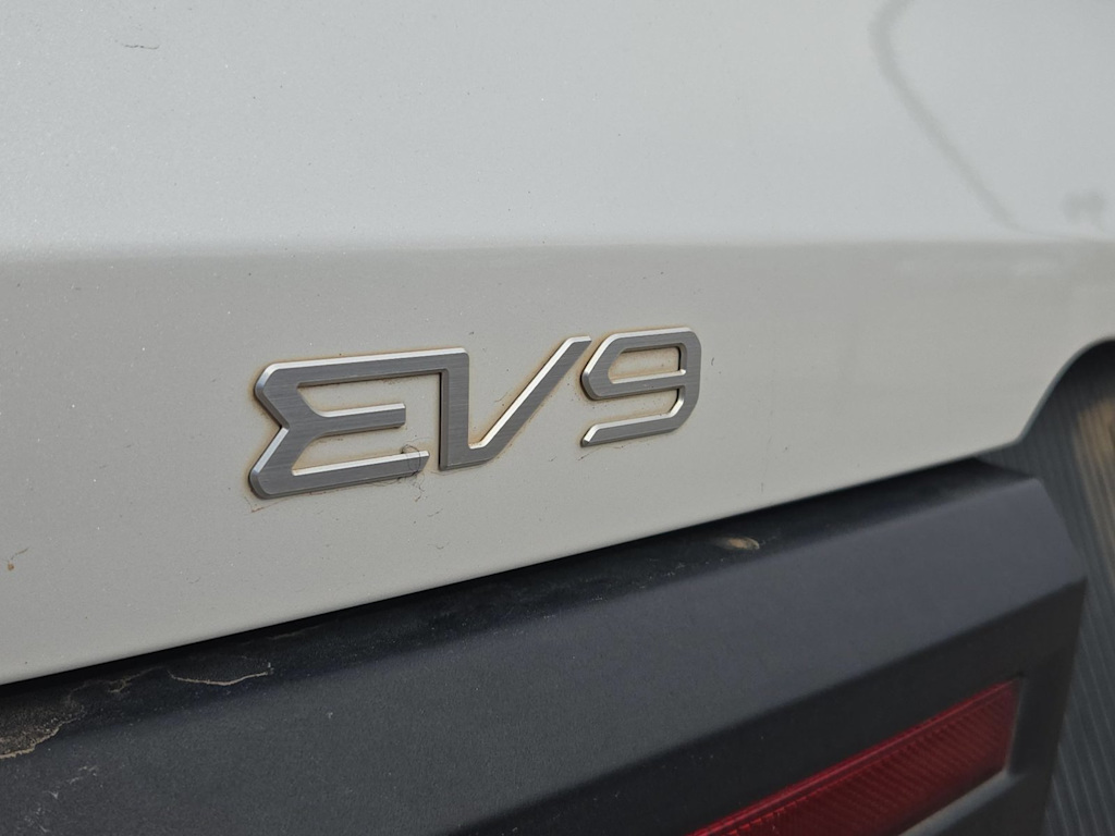 Thumbnail: 2024 Kia EV9 - 21