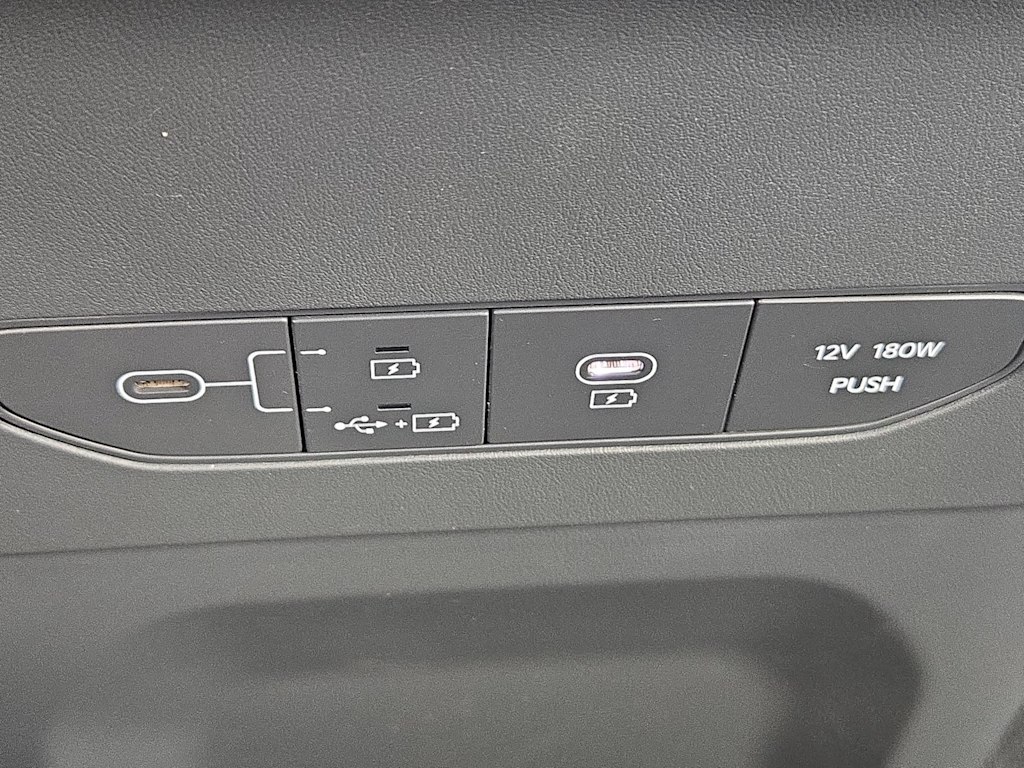 Thumbnail: 2024 Kia EV9 - 31