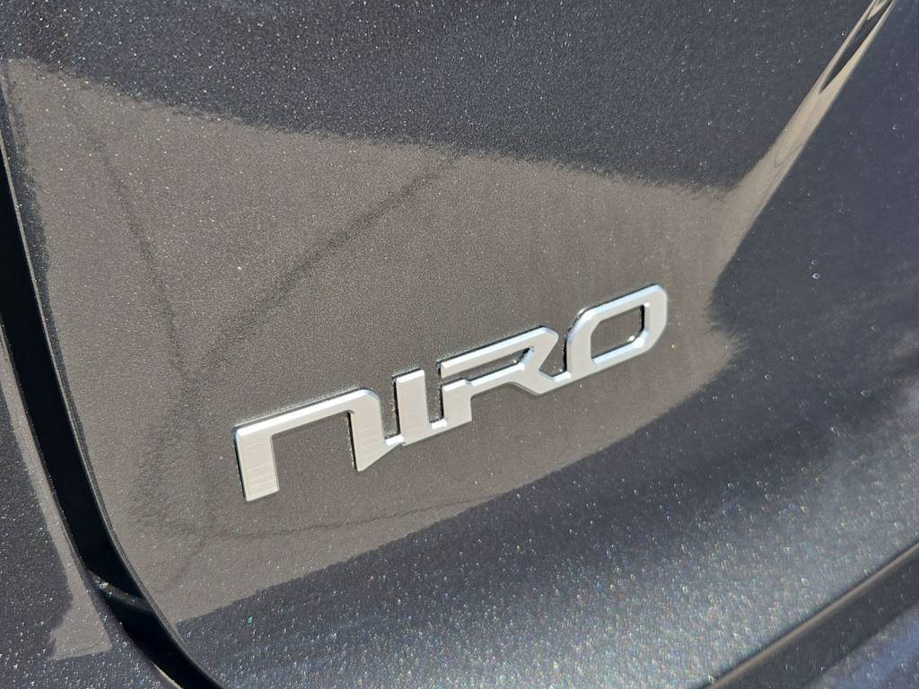 Thumbnail: 2026 Kia Niro - 7