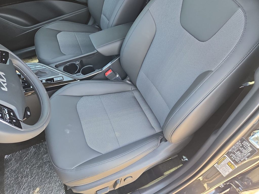 Thumbnail: 2026 Kia Niro - 11
