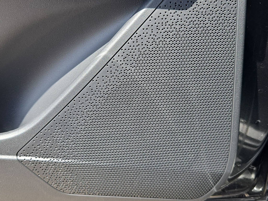Thumbnail: 2026 Kia Niro - 32