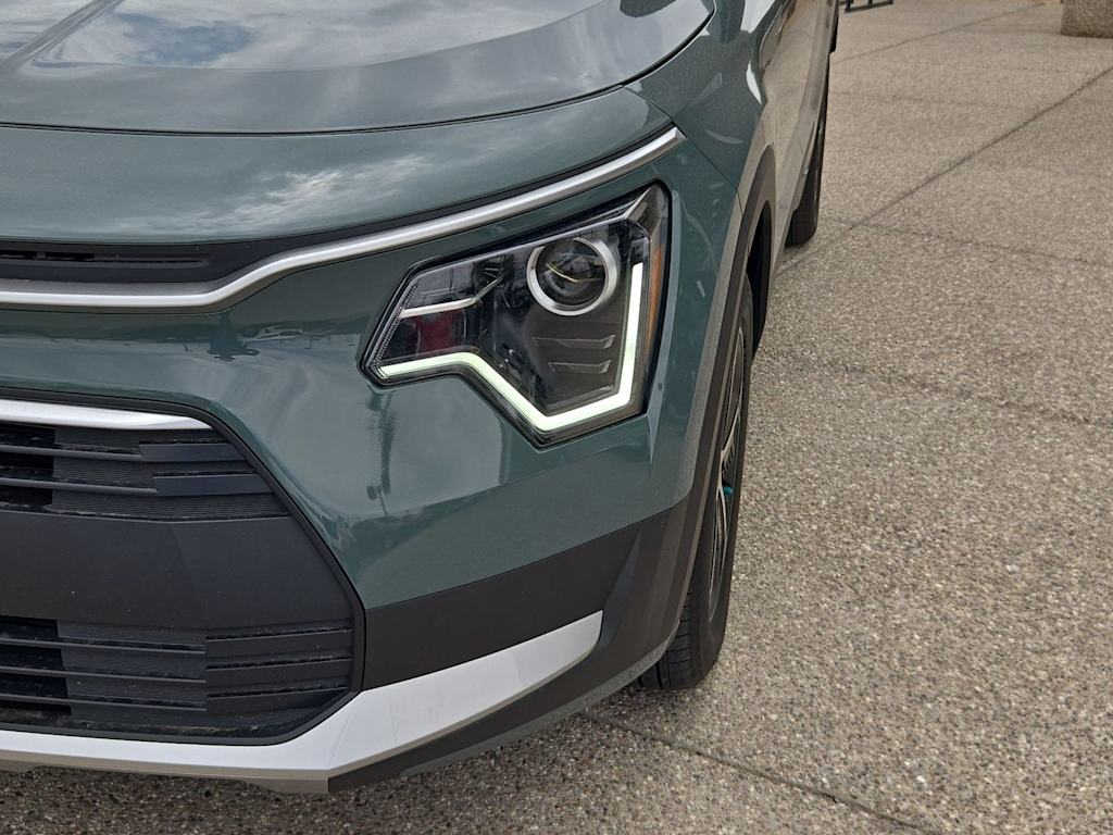 Thumbnail: 2026 Kia Niro - 24