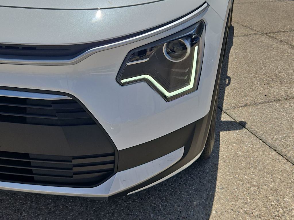 Thumbnail: 2026 Kia Niro - 25