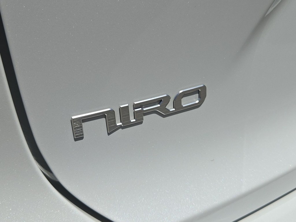 Thumbnail: 2026 Kia Niro - 7