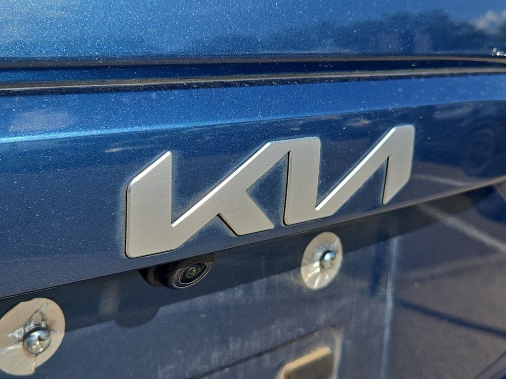Thumbnail: 2023 Kia Niro - 23