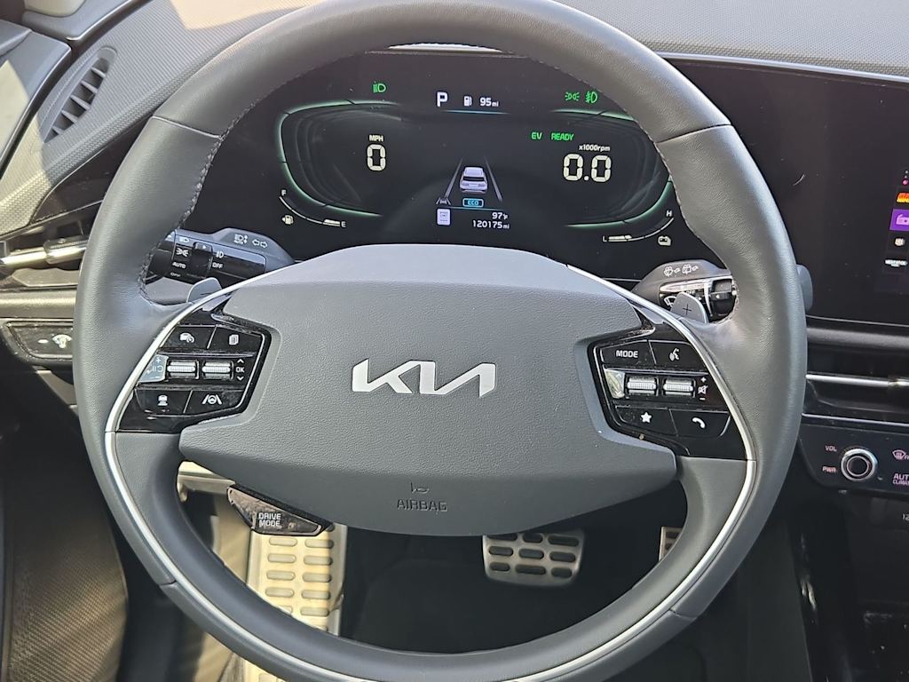 Thumbnail: 2023 Kia Niro - 12