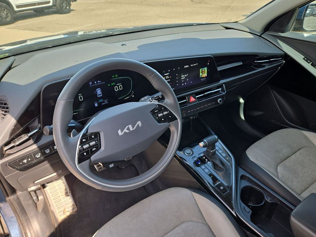 Thumbnail: 2023 Kia Niro - 2