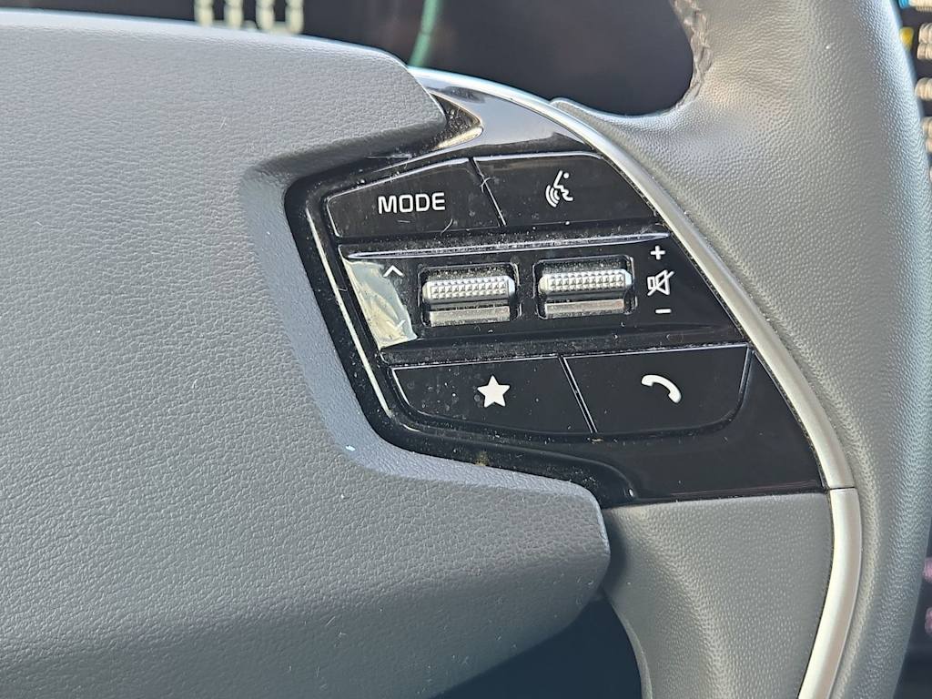 Thumbnail: 2023 Kia Niro - 31