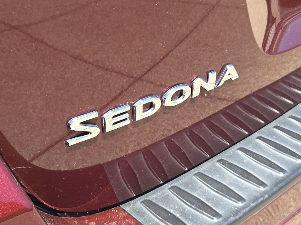 Thumbnail: 2015 Kia Sedona - 26