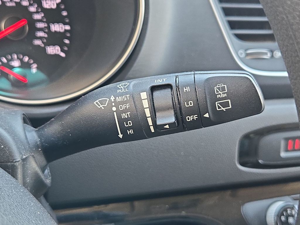 Thumbnail: 2015 Kia Sedona - 31