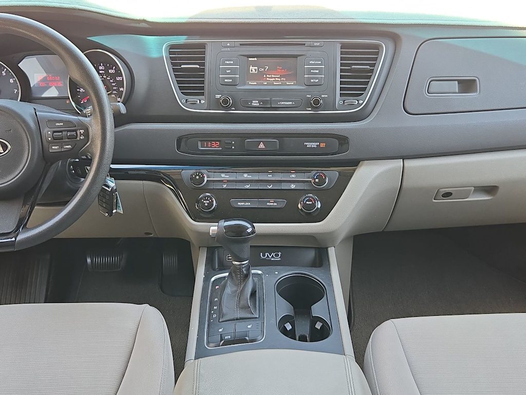 Thumbnail: 2015 Kia Sedona - 15