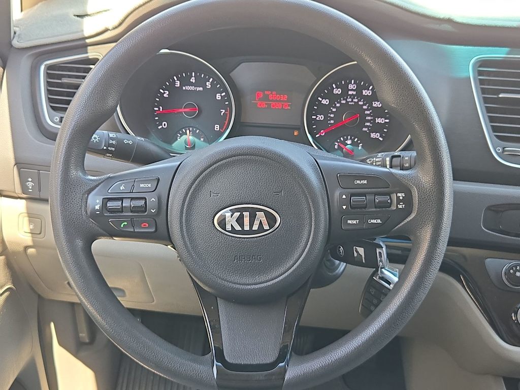 Thumbnail: 2015 Kia Sedona - 14