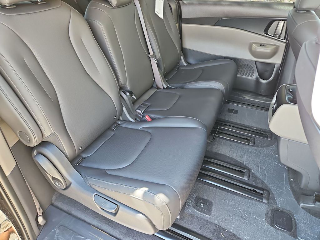 Thumbnail: 2026 Kia Carnival - 12
