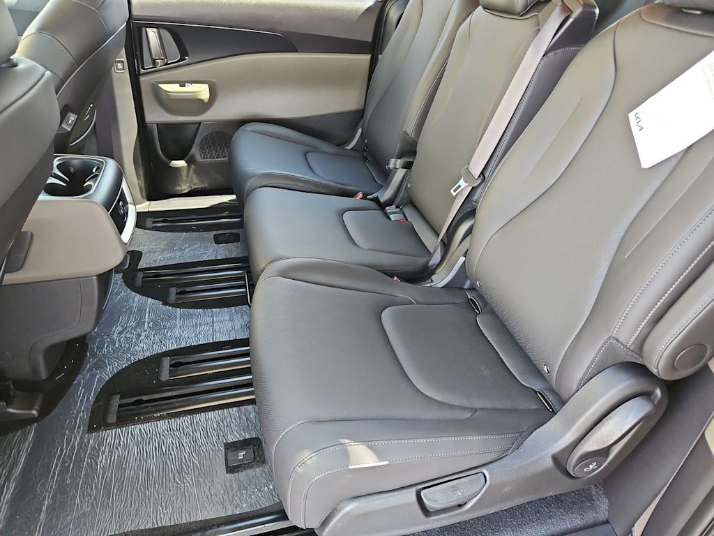 Thumbnail: 2026 Kia Carnival - 25