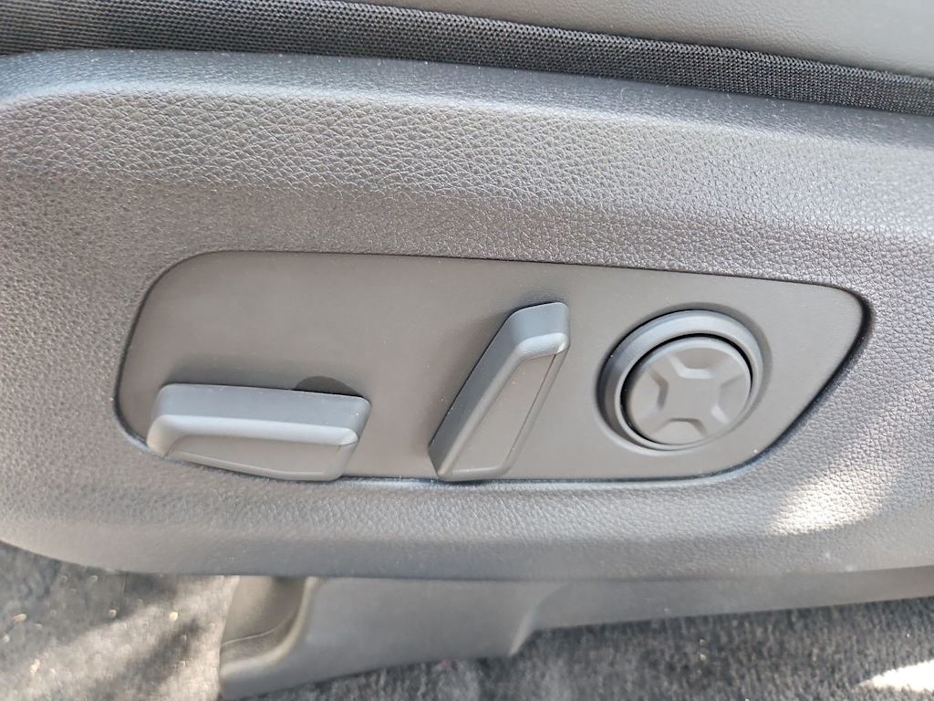 Thumbnail: 2026 Kia Carnival - 24
