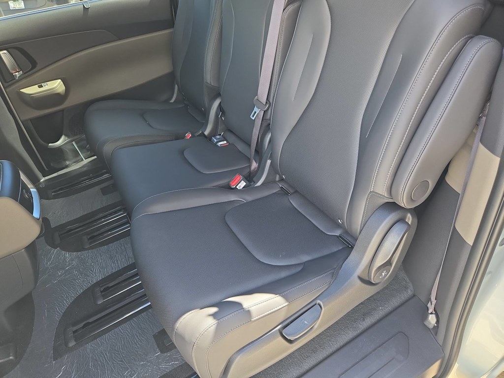 Thumbnail: 2026 Kia Carnival - 13