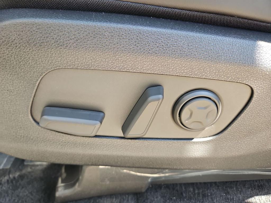 Thumbnail: 2026 Kia Carnival - 25