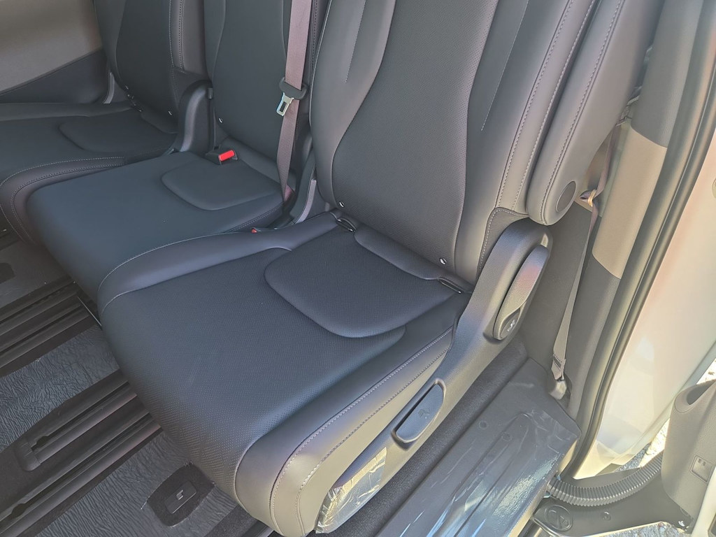 Thumbnail: 2026 Kia Carnival - 13