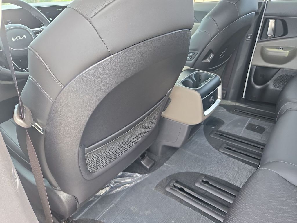 Thumbnail: 2026 Kia Carnival - 26