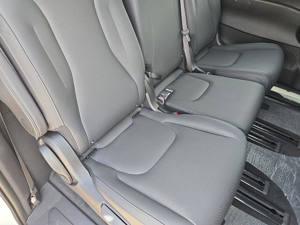 Thumbnail: 2026 Kia Carnival - 27
