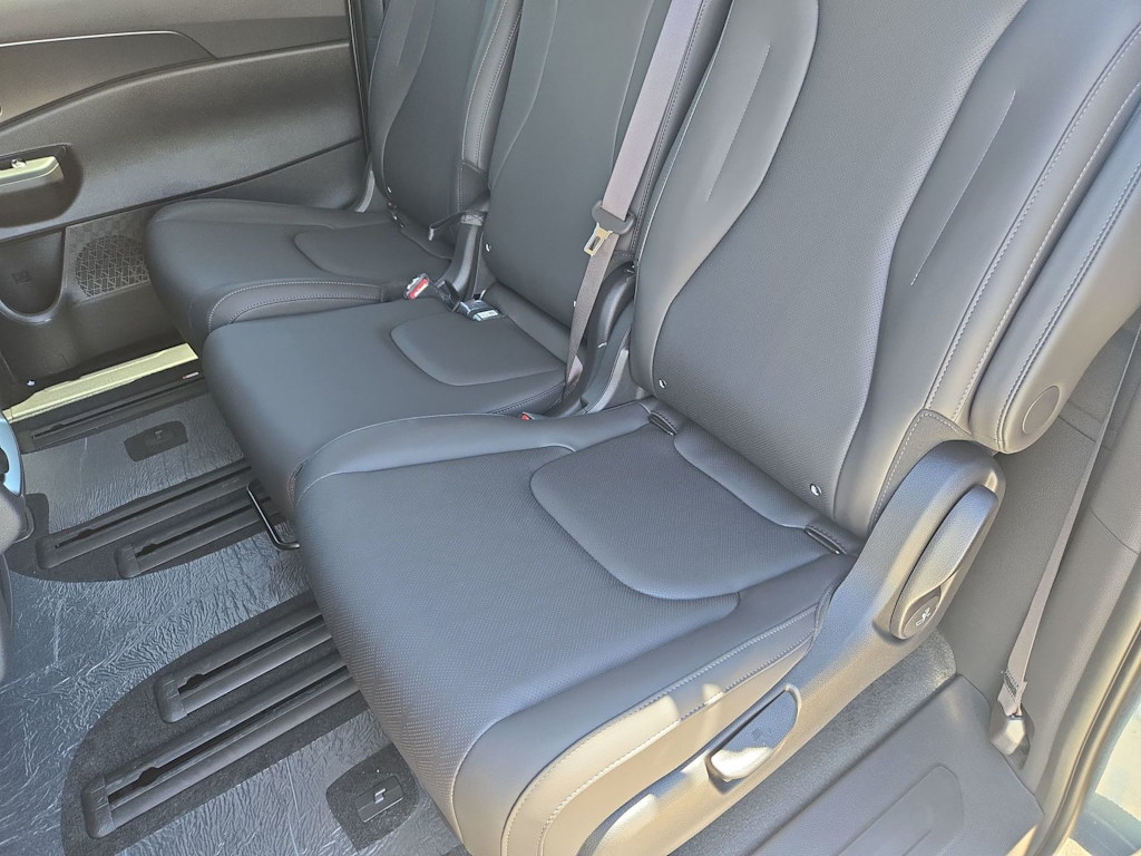 Thumbnail: 2026 Kia Carnival - 13
