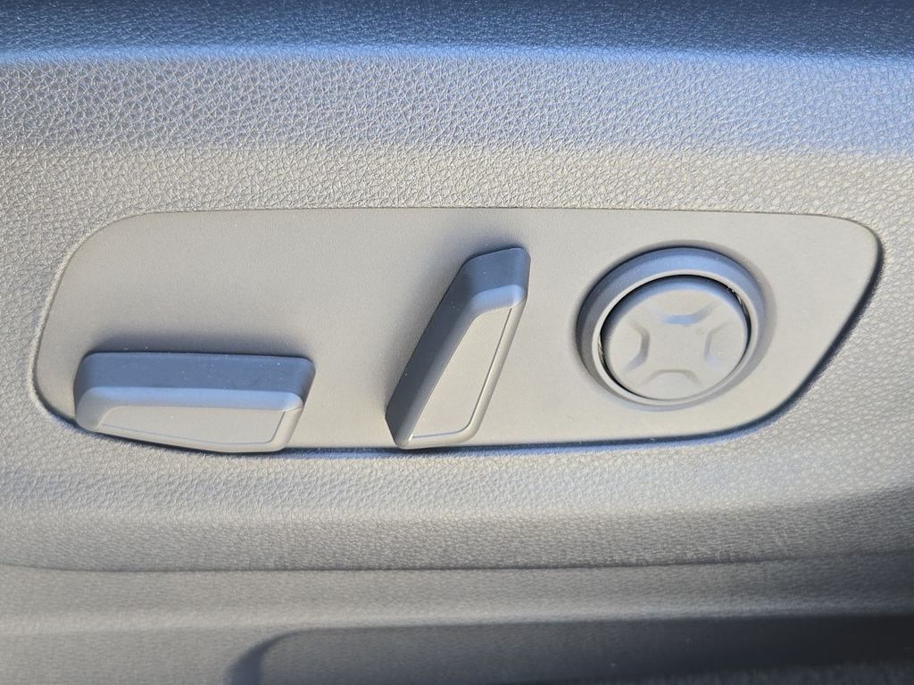 Thumbnail: 2026 Kia Carnival - 25