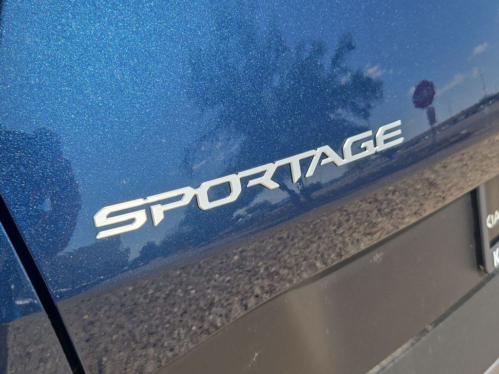 Thumbnail: 2027 Kia Sportage - 25