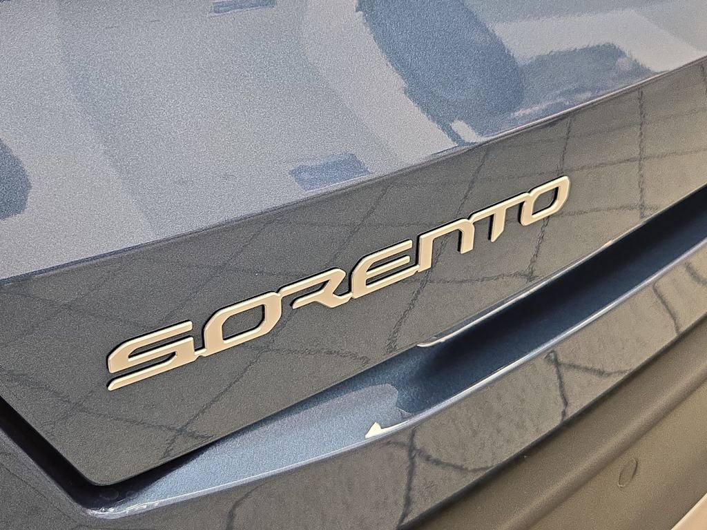 Thumbnail: 2026 Kia Sorento - 7