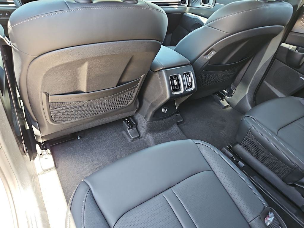 Thumbnail: 2026 Kia Sorento - 26