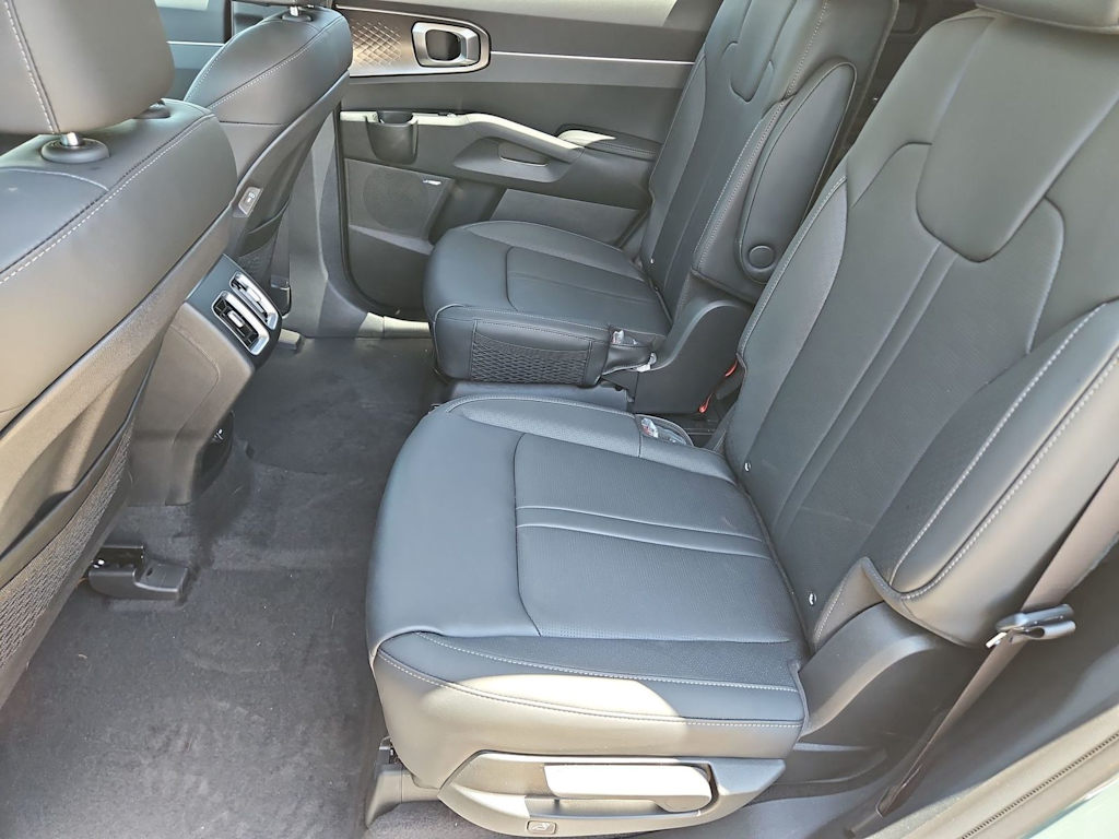 Thumbnail: 2026 Kia Sorento - 13