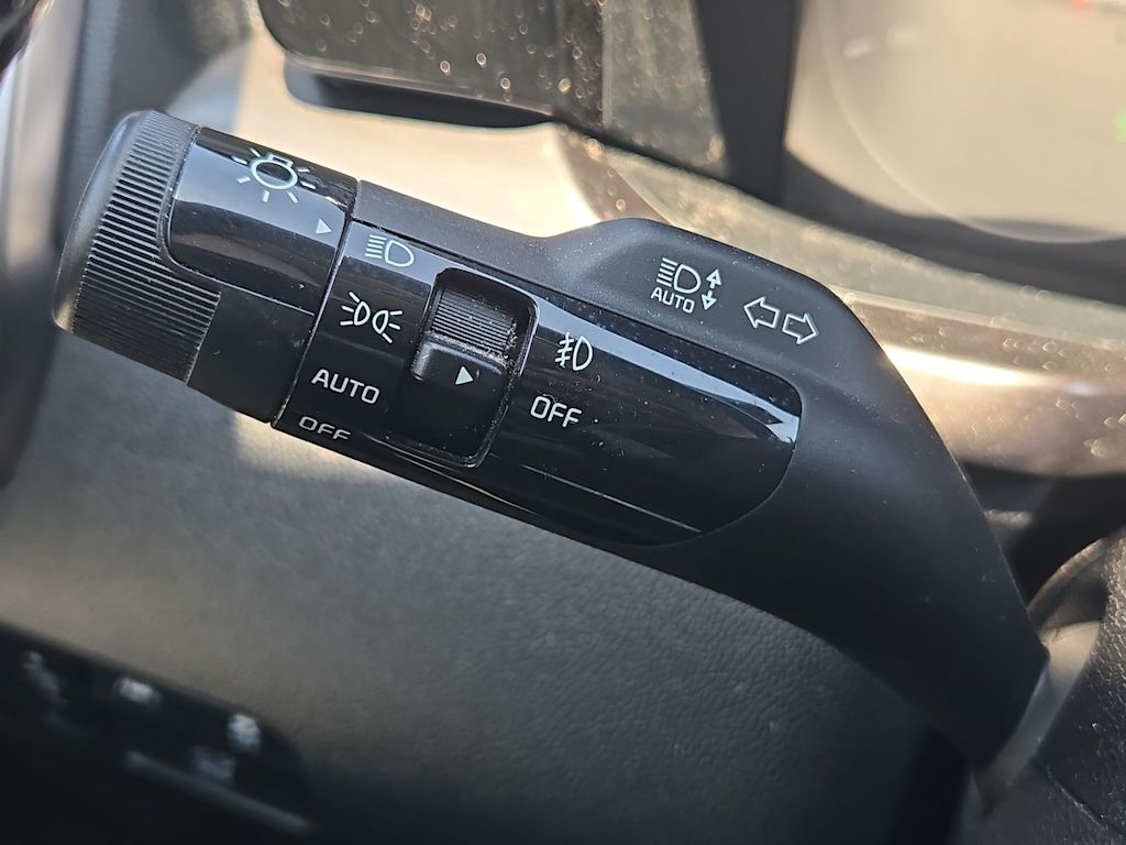 Thumbnail: 2023 Kia Sorento - 32