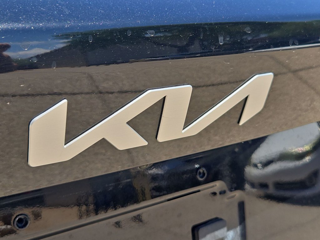 Thumbnail: 2023 Kia Sorento - 24