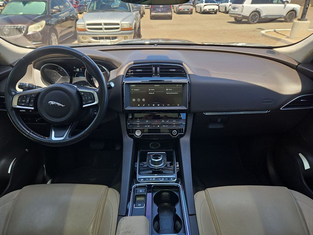 Thumbnail: 2020 Jaguar F-Pace - 9
