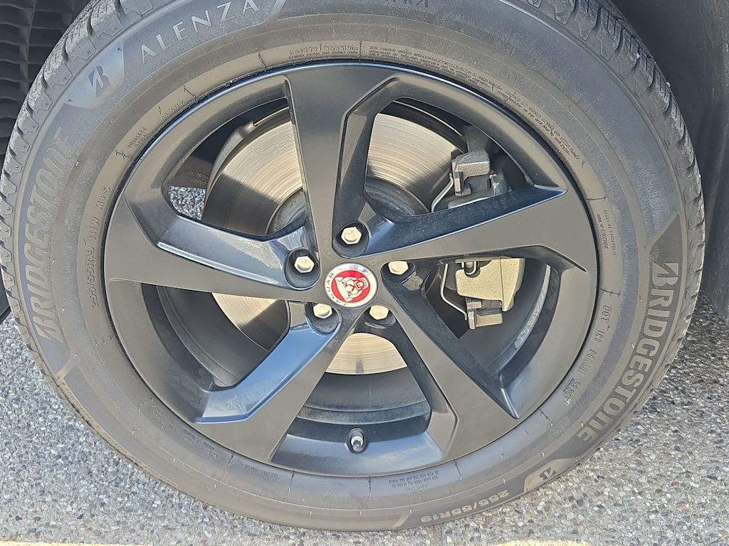 Thumbnail: 2020 Jaguar F-Pace - 8