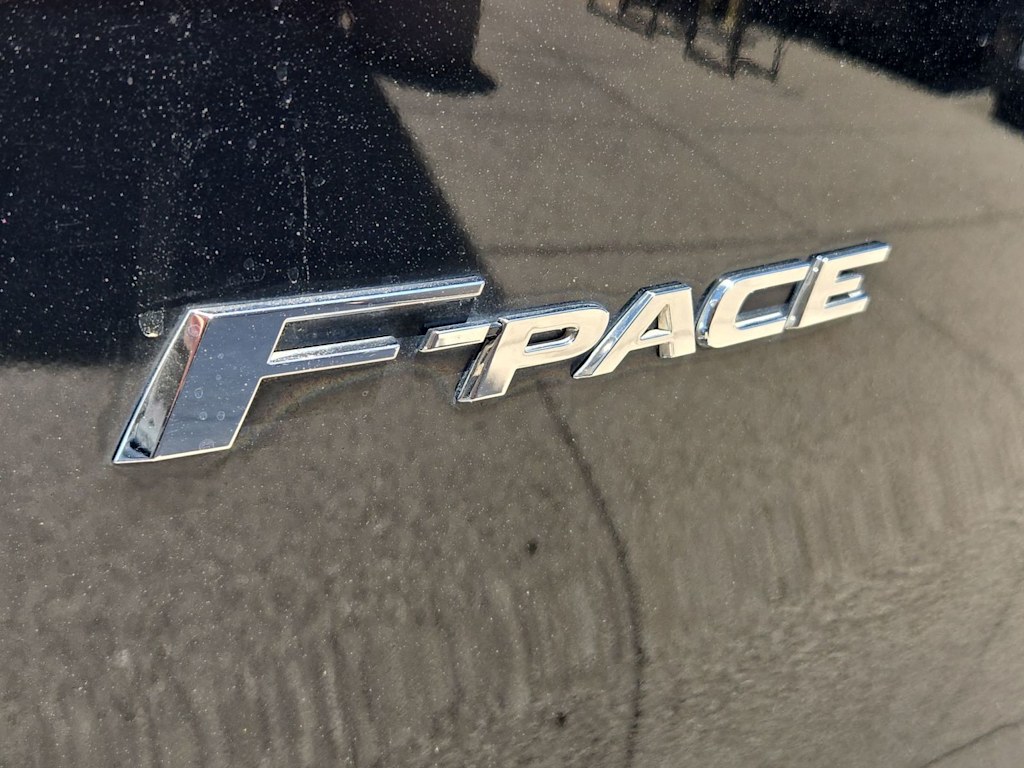 Thumbnail: 2020 Jaguar F-Pace - 25
