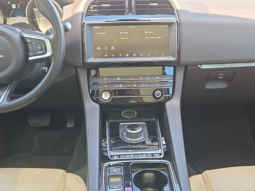 Thumbnail: 2020 Jaguar F-Pace - 16
