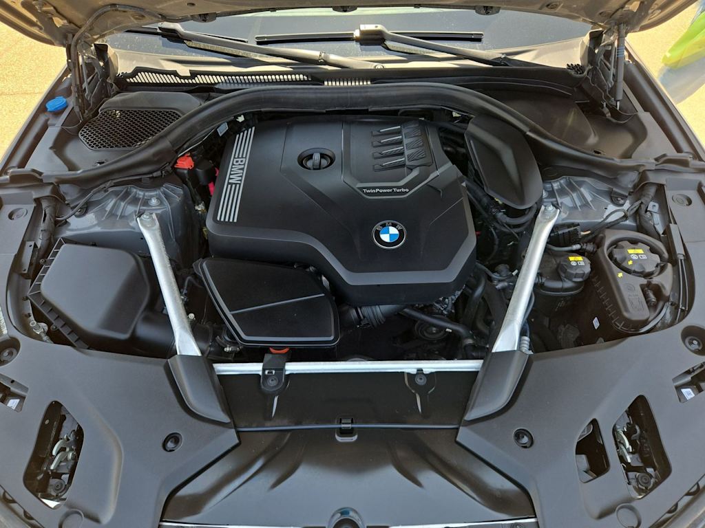 Thumbnail: 2022 BMW 5 Series - 9