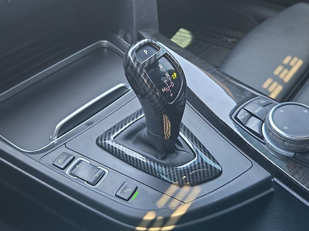 Thumbnail: 2016 BMW 3 Series - 17