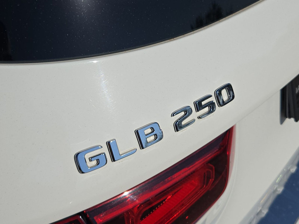 Thumbnail: 2020 Mercedes-Benz GLB - 25