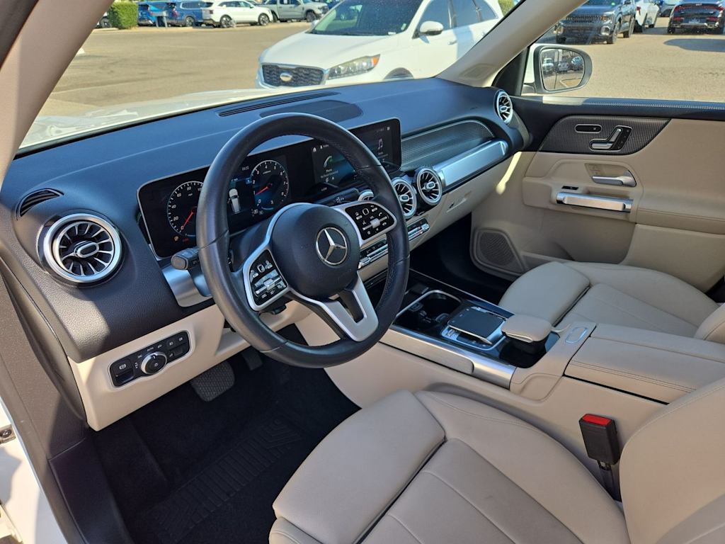 Thumbnail: 2020 Mercedes-Benz GLB - 2