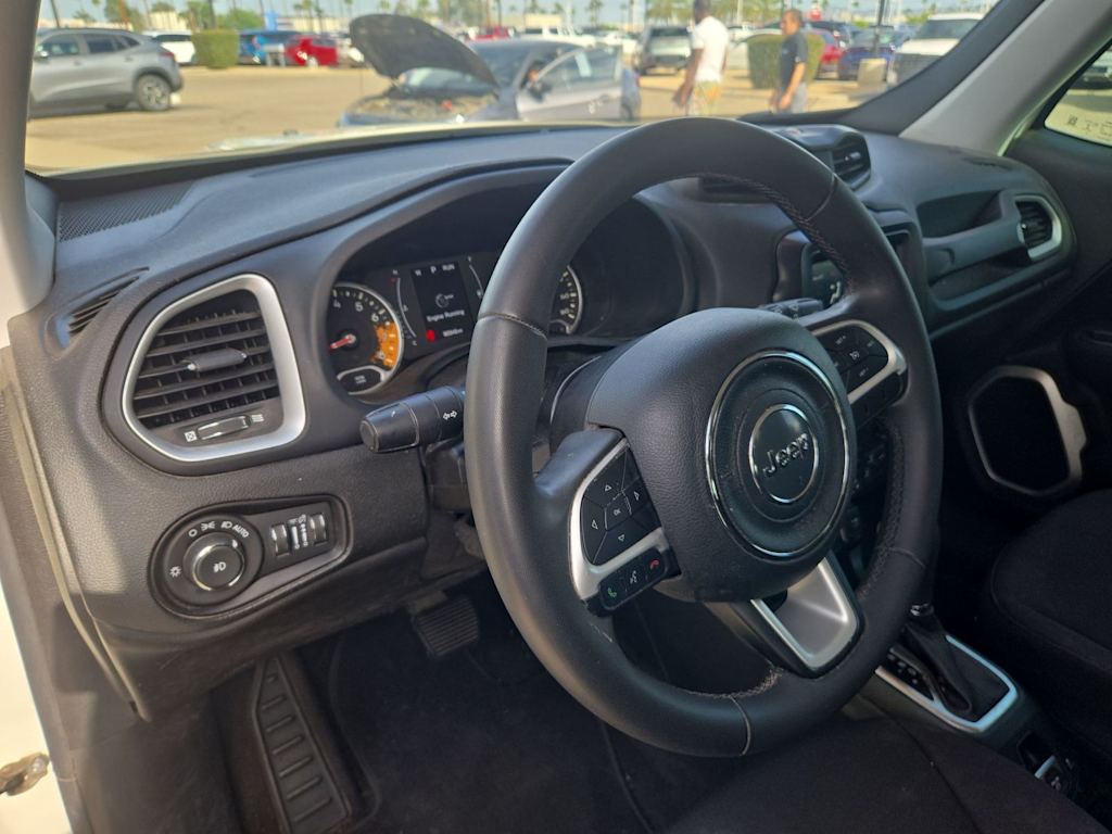 Thumbnail: 2018 Jeep Renegade - 22