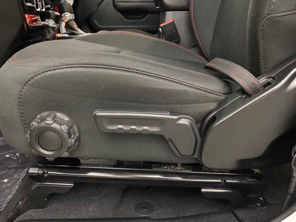 Thumbnail: 2022 Jeep Wrangler - 22