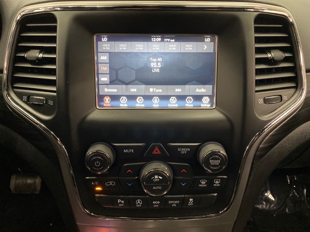 Thumbnail: 2021 Jeep Grand Cherokee - 15